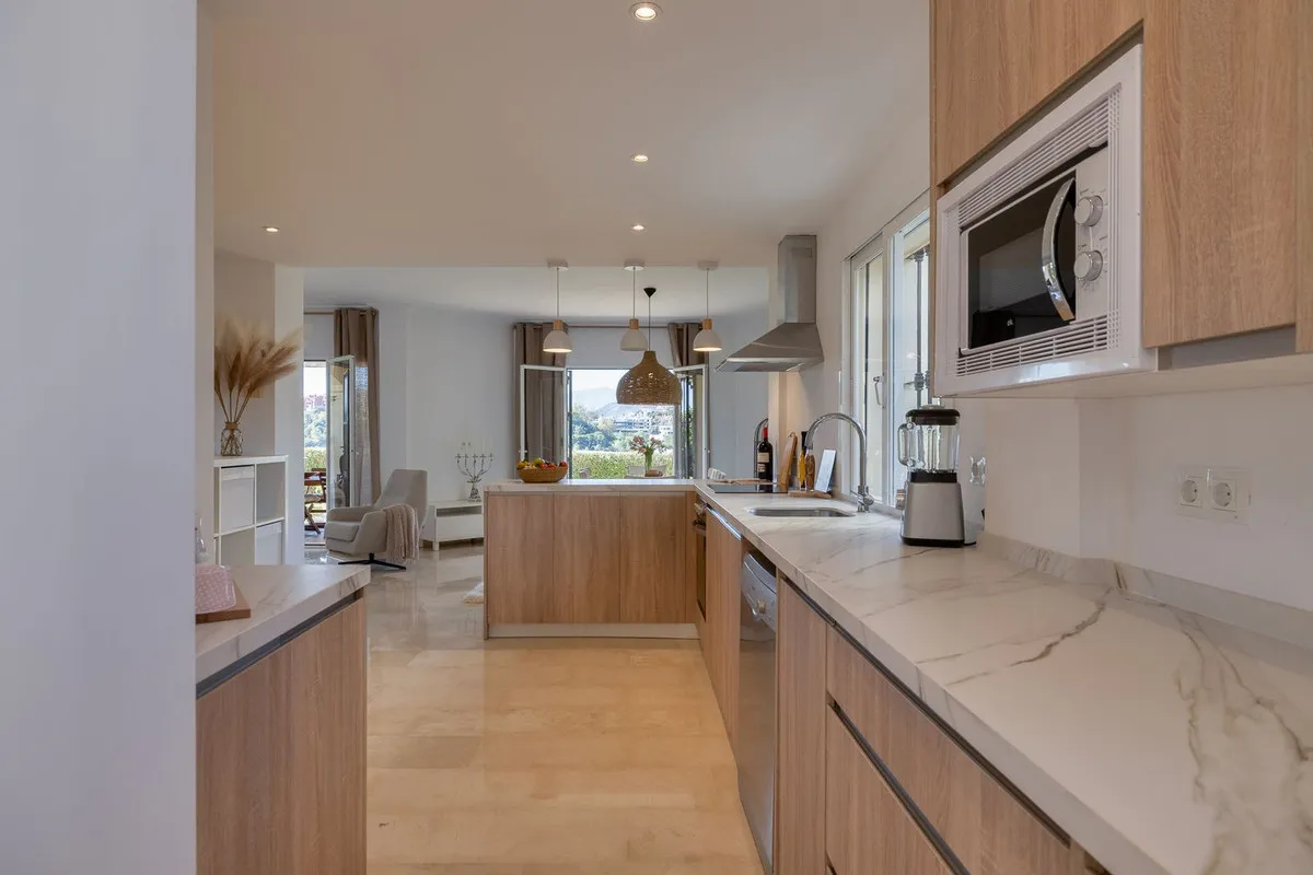 ddb9f807-d92e-4baf-9c65-51b348c8c593