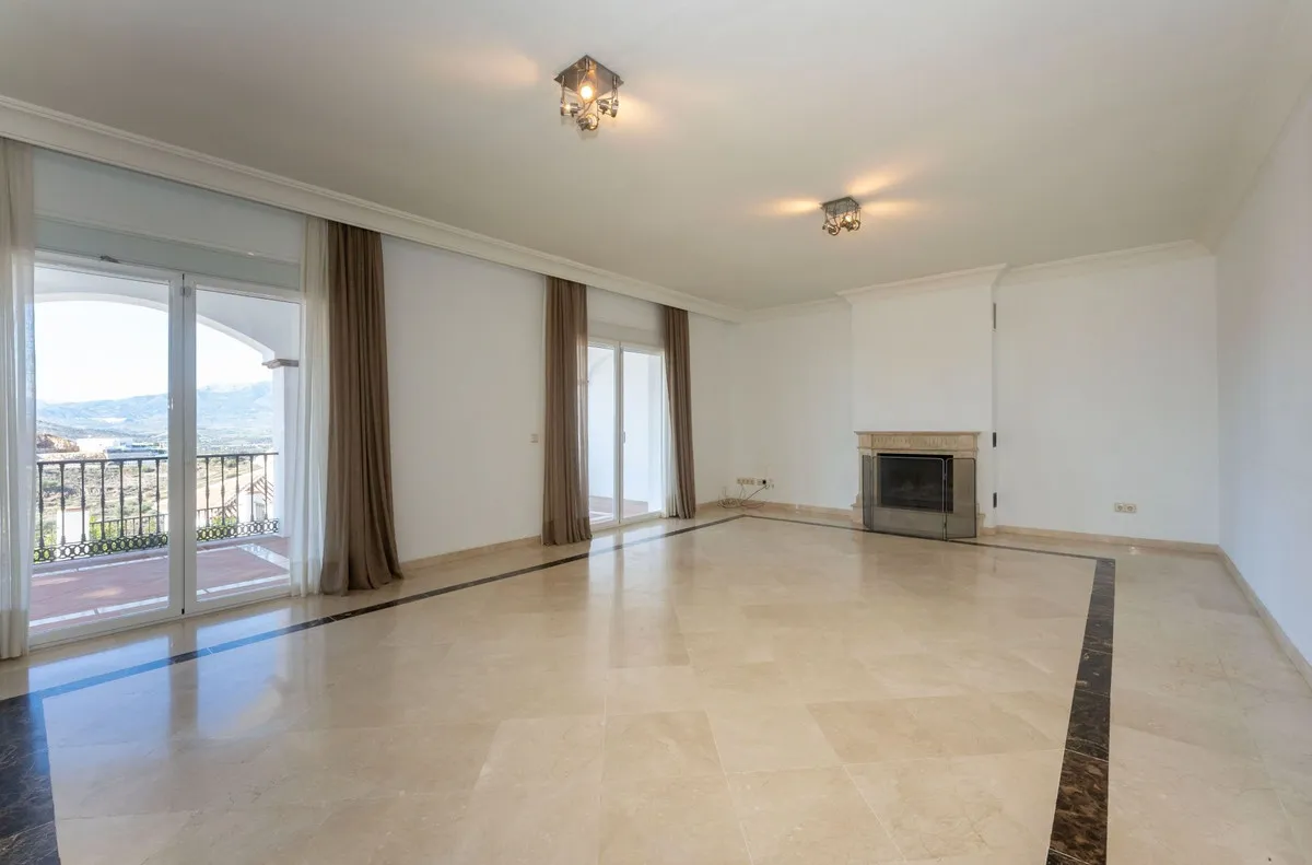 359d698e-ba42-4084-8f0e-bcd42086955e