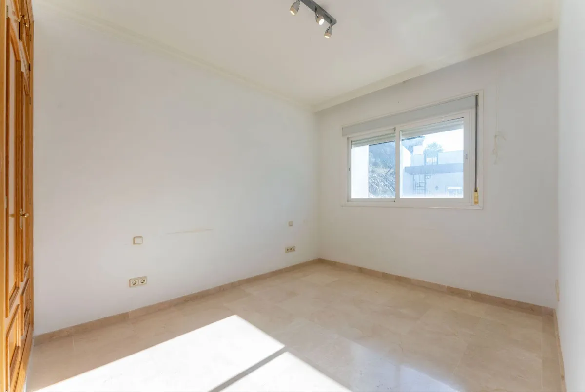 5eb71459-7dfd-4b46-a43a-b95e3e25b5f6