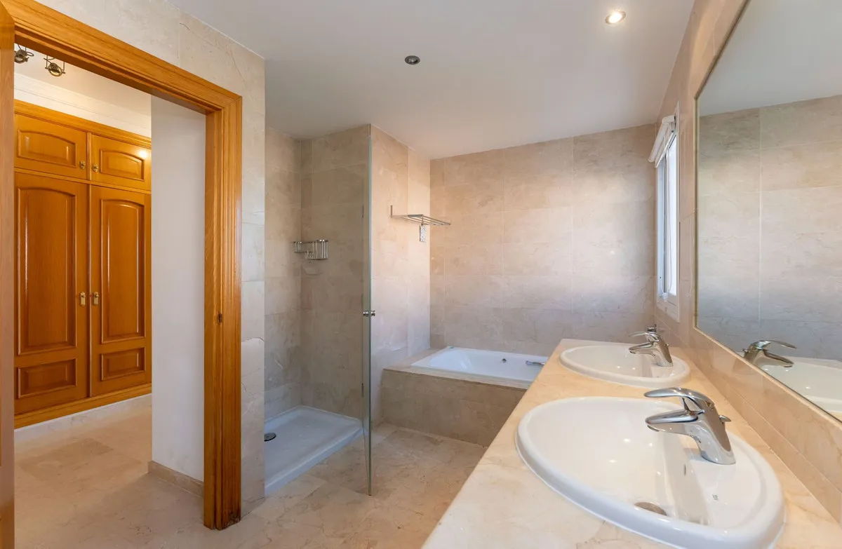 6851cad2-c06c-46ba-901c-c70712c8ab90