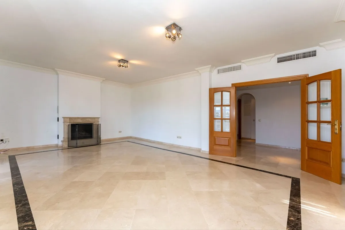 704e4b40-46f4-4b7f-8c1d-9204850e54ff