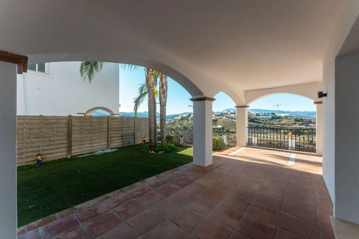 b67ebcf5-855a-4e77-8e31-2a281924ecc4