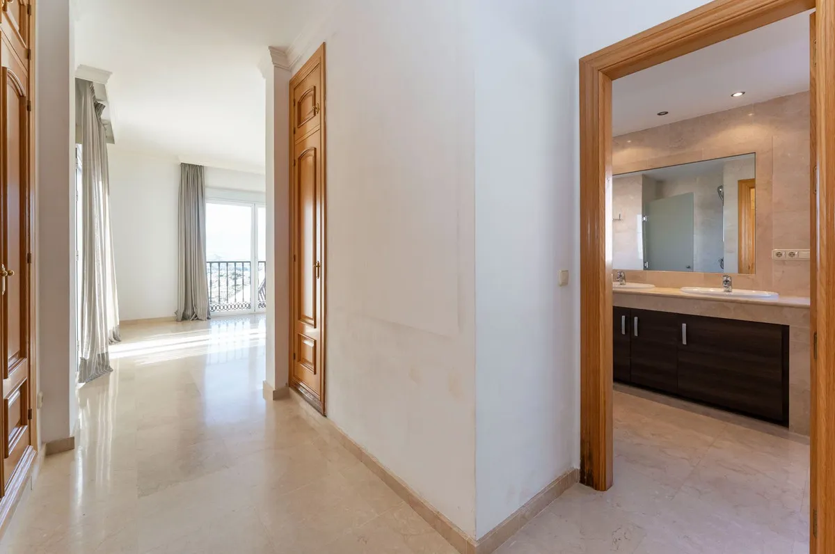 e4823ac8-a75c-4594-af2e-24ae9b8326a4