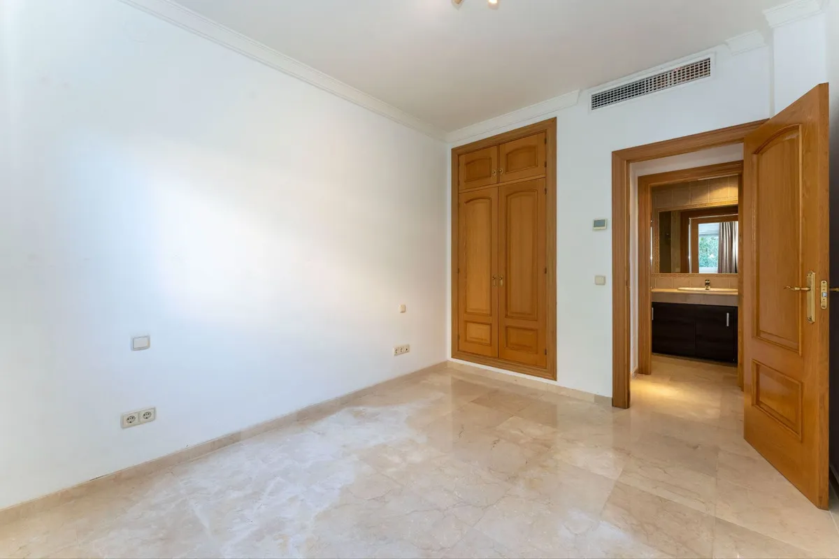 e9f81245-139e-407c-be97-bd41d36daf1b