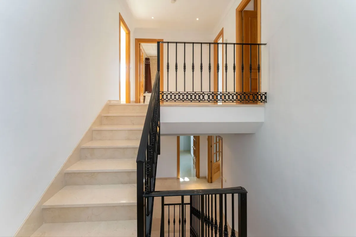 f521878e-f27a-4b28-a401-d8eae15b74f6