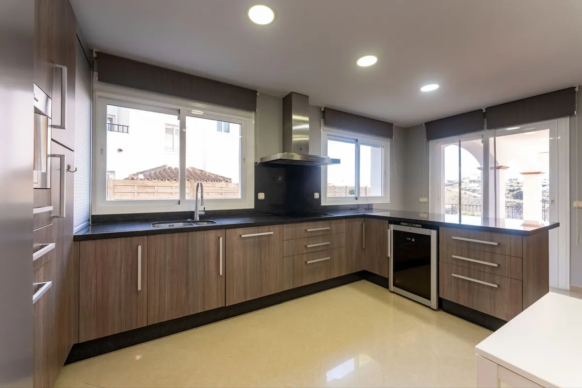 fad566d5-d391-498a-9d4c-9ec3a0b4564f