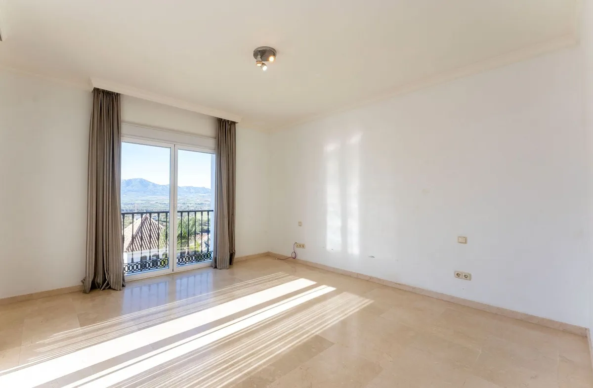 ffbc1985-3605-43d6-86fc-ce55d3130080