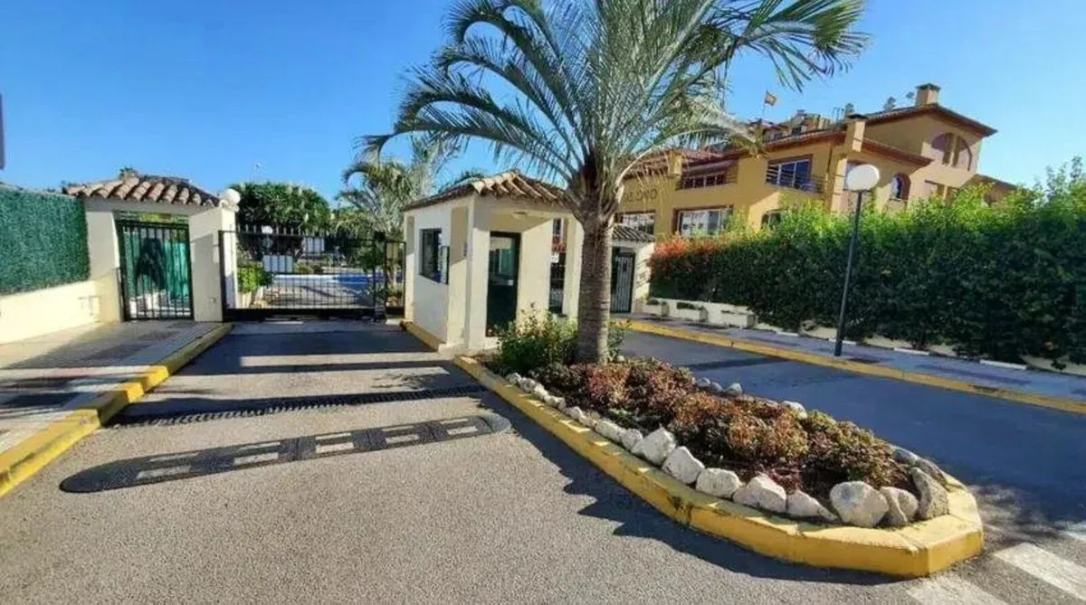 a2f2c435-93b2-4a83-8919-43c75cbb712a