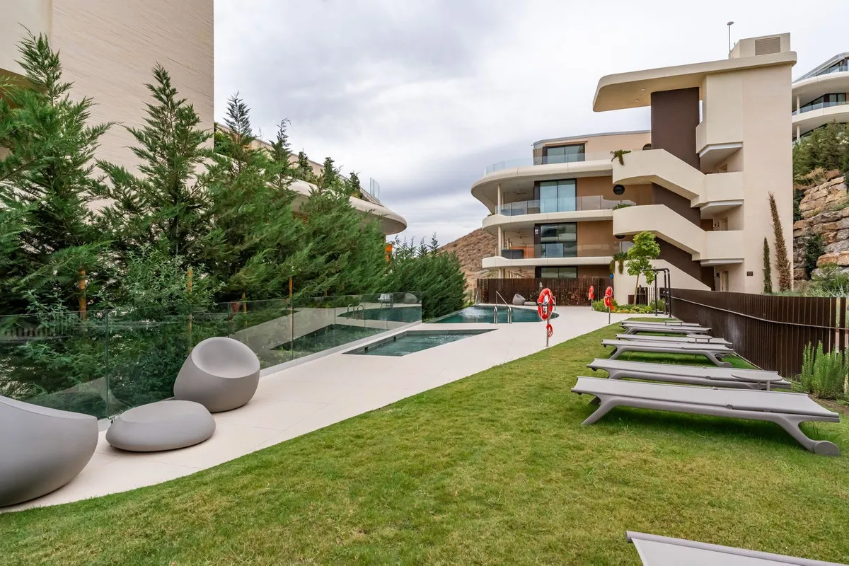 03c5f65b-bcdc-444b-8582-351bddddd70a