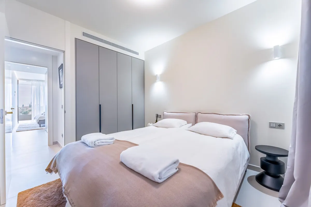 549bee67-5679-4728-8feb-7199c82692f3