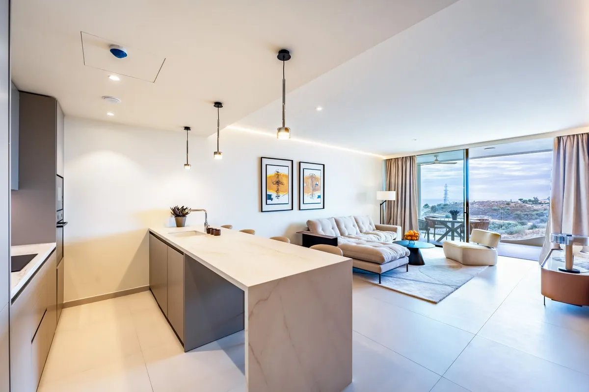 e63f0621-5698-4921-83d4-dc093baa5c23