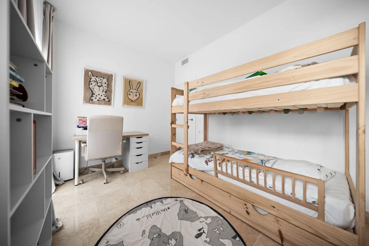 22303069-3e08-4baf-9634-1b24a89dcf06