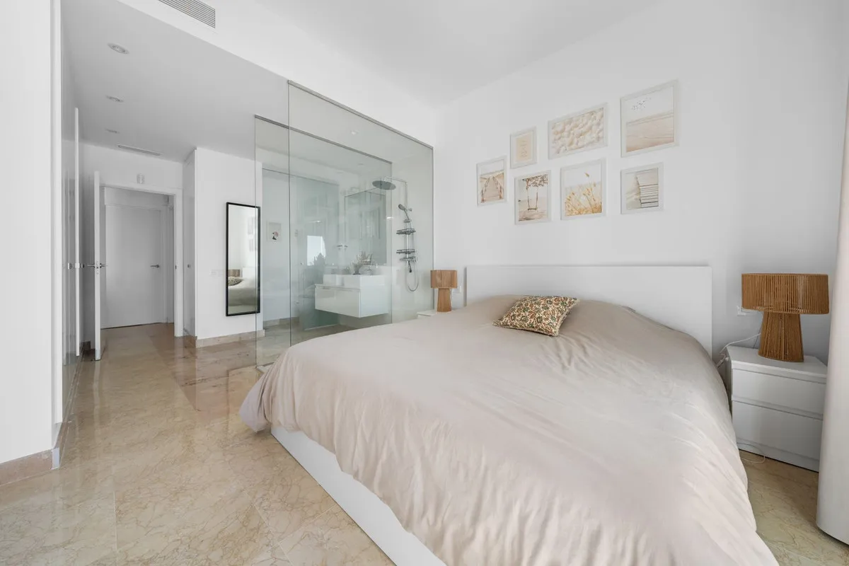 2b733e4b-f072-4113-958e-72c7adf4725b