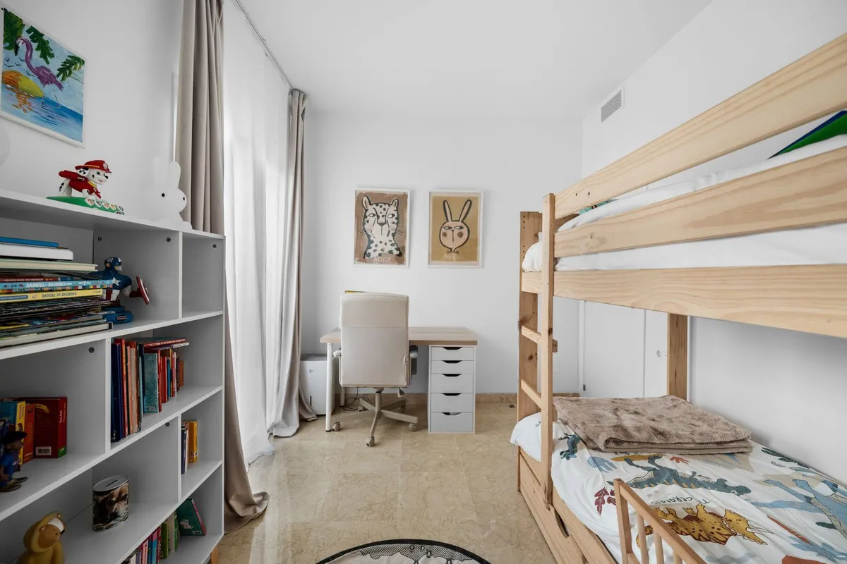 a743a60b-9630-495a-8f96-c0b9313dc45d