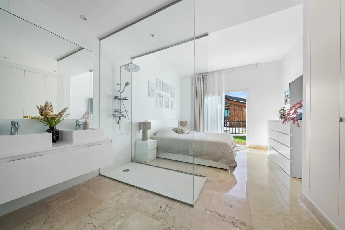 cdd0221c-e46f-4e06-8d8a-9223161bc4d2