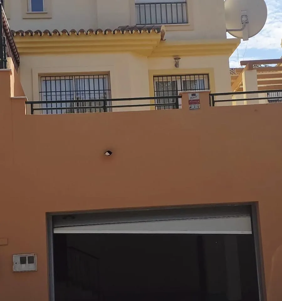 aaf2bfd4-9360-4c61-9b83-c9dbb97c3842