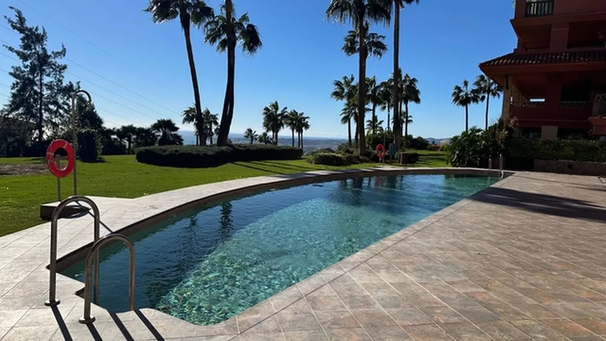 e06cebc6-57cd-4c64-a85b-8a5ab7b0c35e