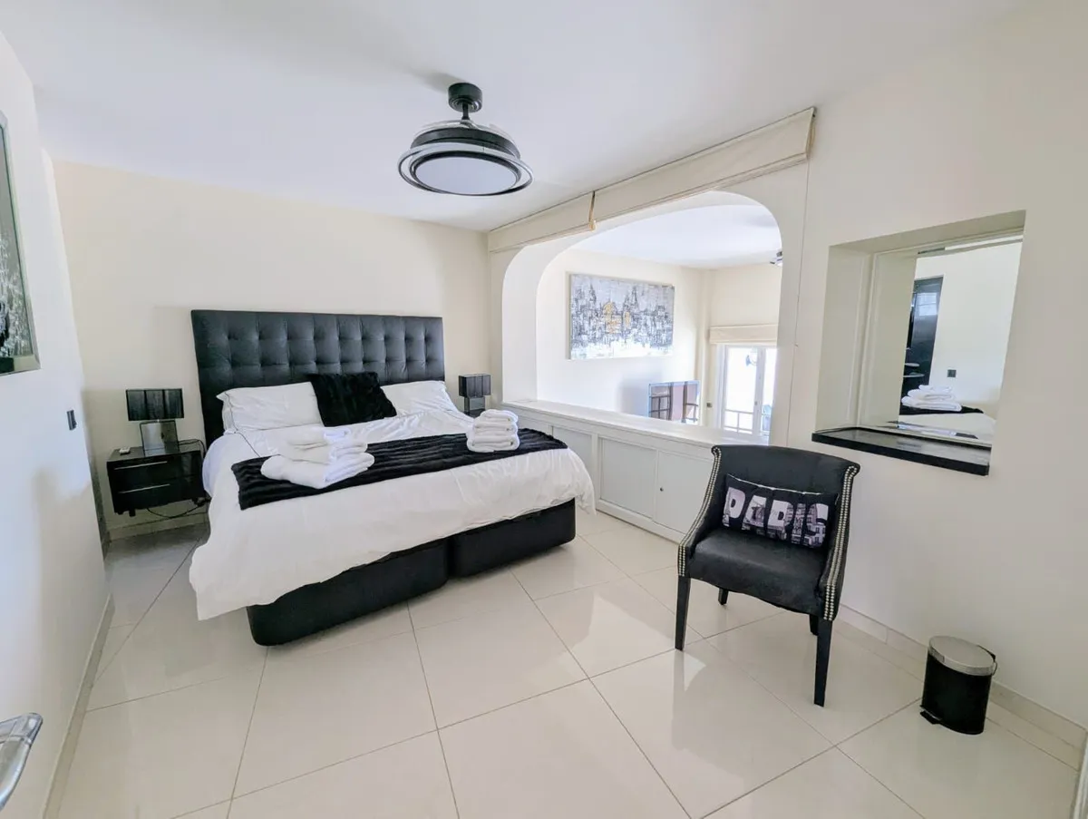 30fc622e-c2d3-4240-85fd-40d4732d4710