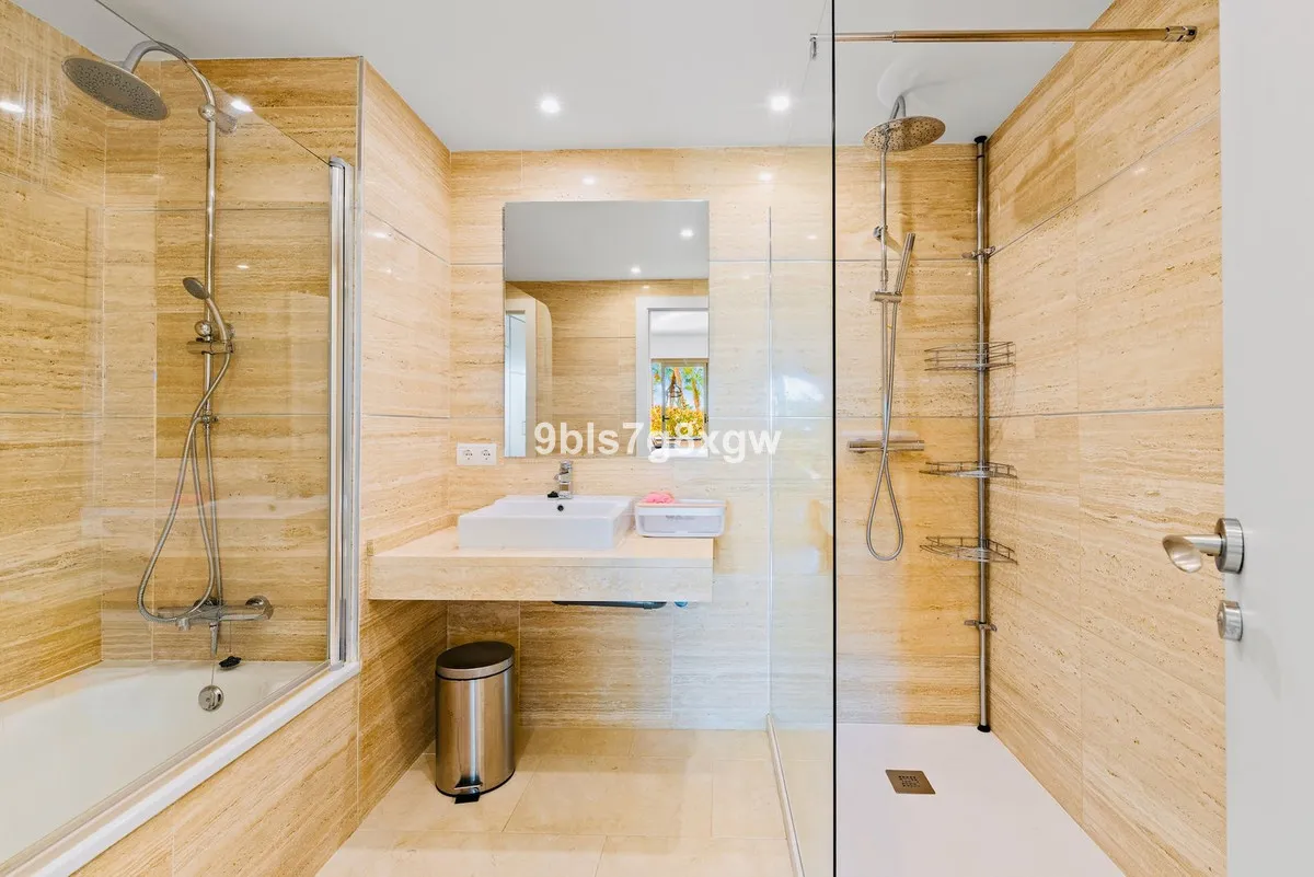 f5e0ff6b-0de8-4f3f-8170-32371299568e