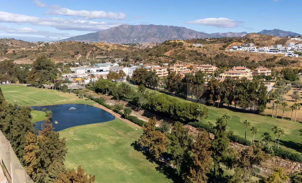 8f2d90dc-5a9b-42eb-a99b-e350fe98fdd9