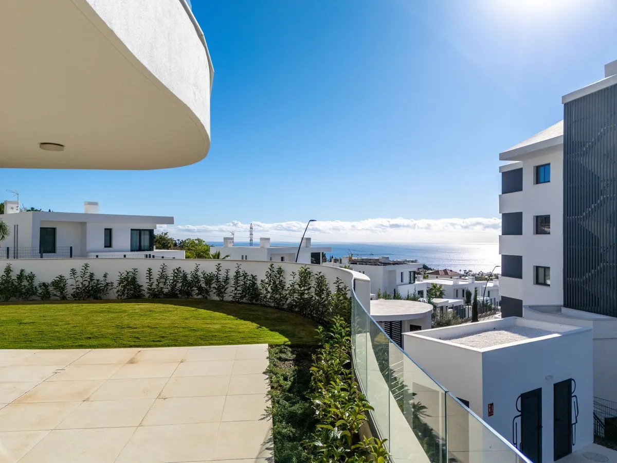 5d27377f-14db-4636-b5ad-08c02a24ee35