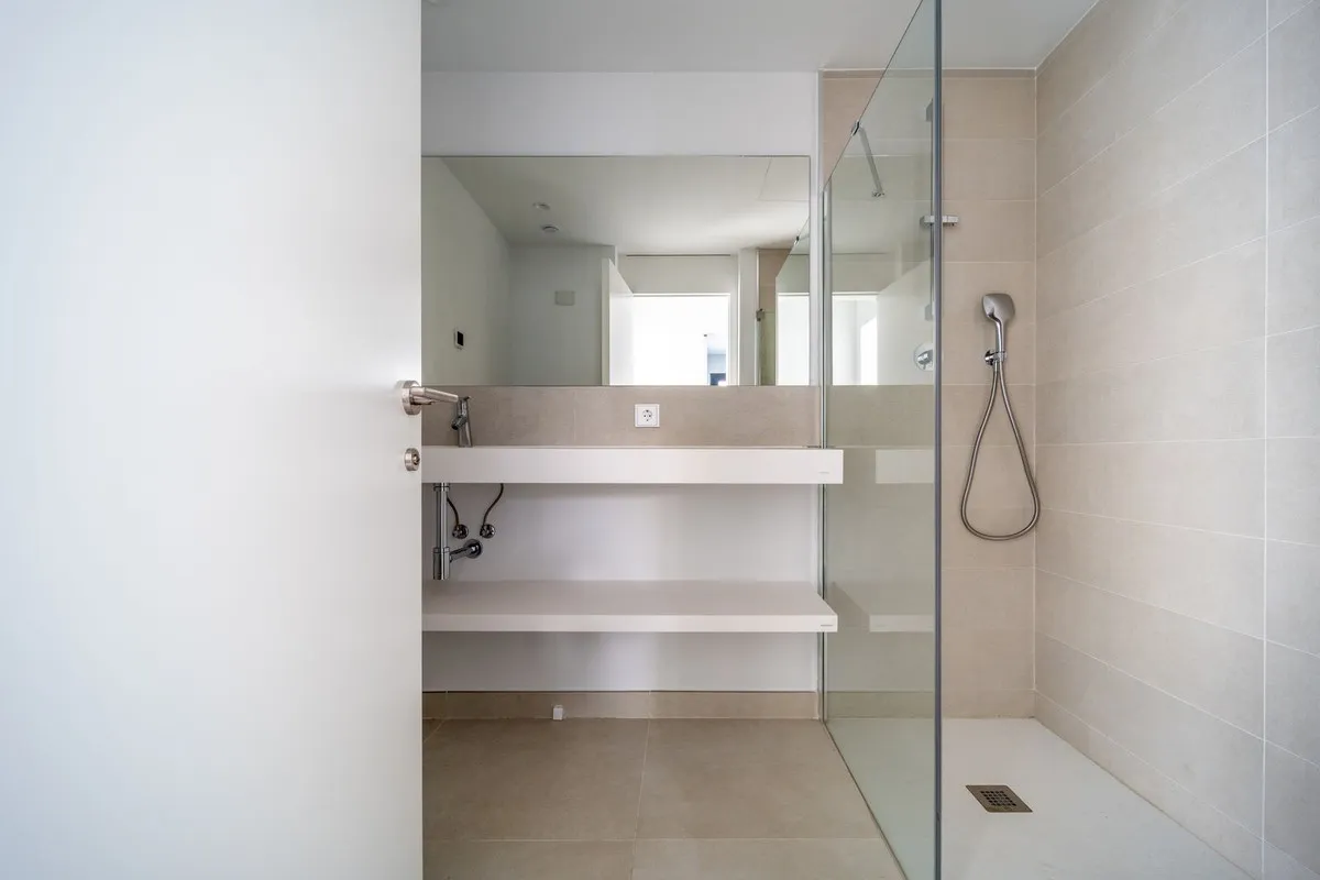 6c5b89ba-7bc5-4d5b-9f25-4d07bf84e654