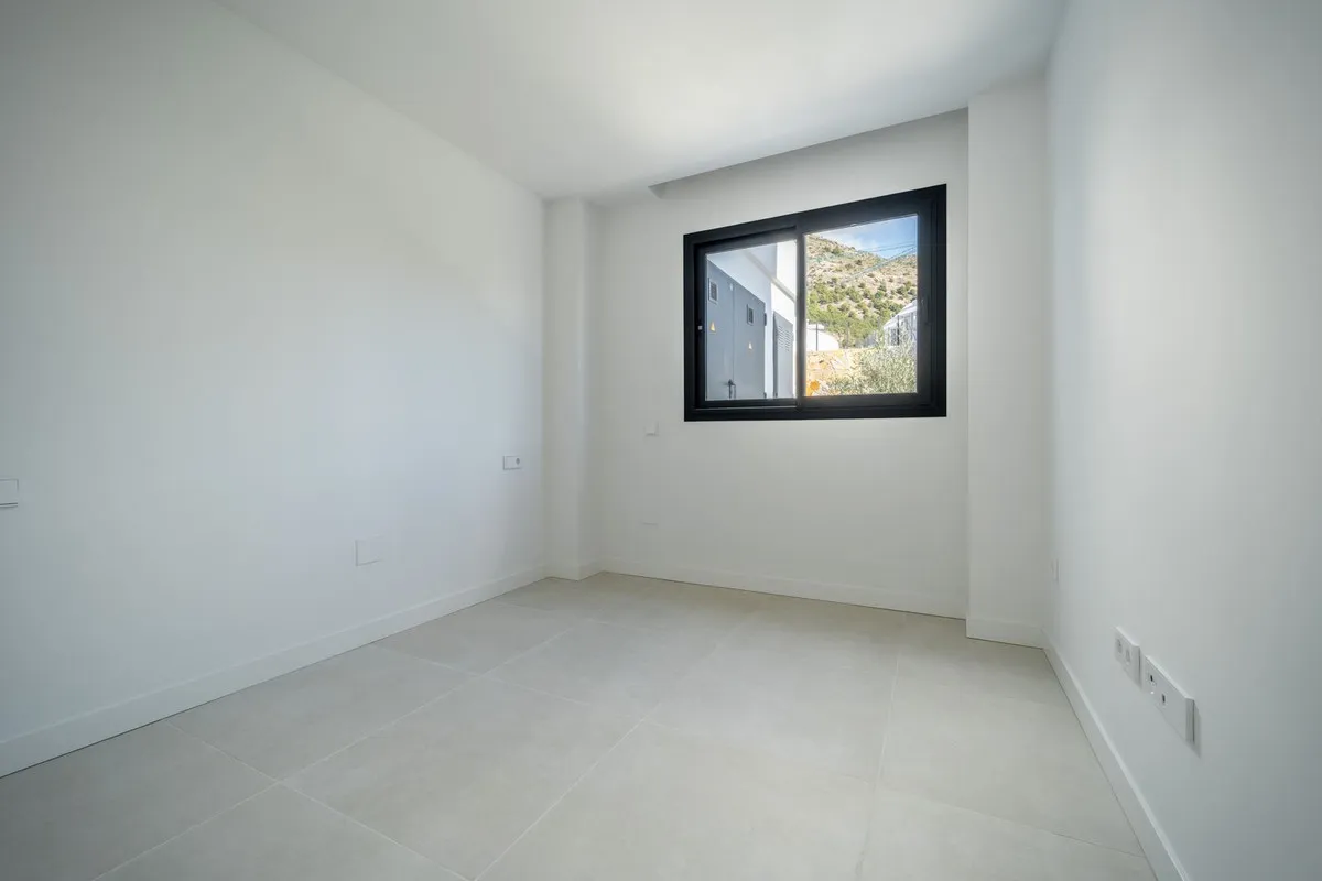 846e8853-185e-4677-8ab2-7a446b40c82c