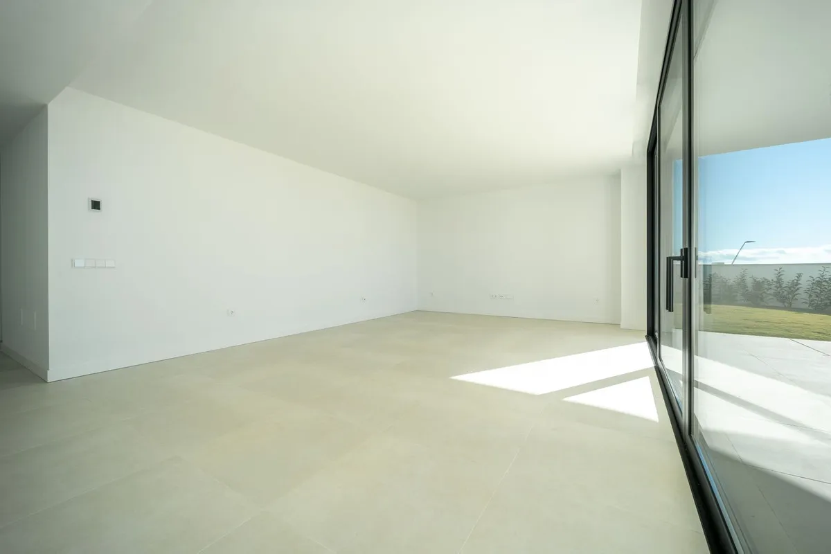 926c708b-7bd1-4bb0-bfbd-82bd3b3928c9