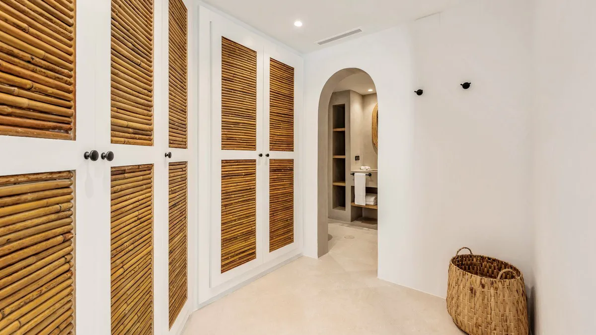 fa74d7fb-fdf9-49a1-8fdf-f04aa9a64322