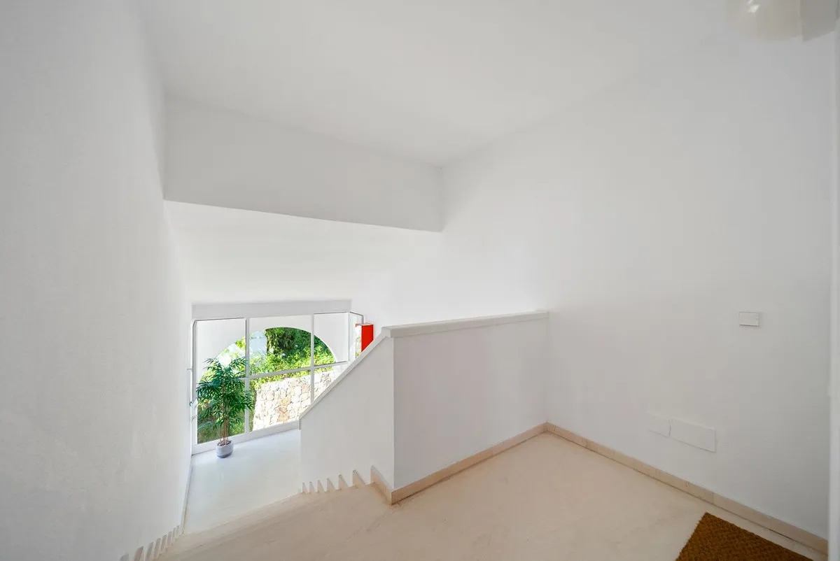 3a63e9b1-113b-407b-9a7e-1042ae03d02f