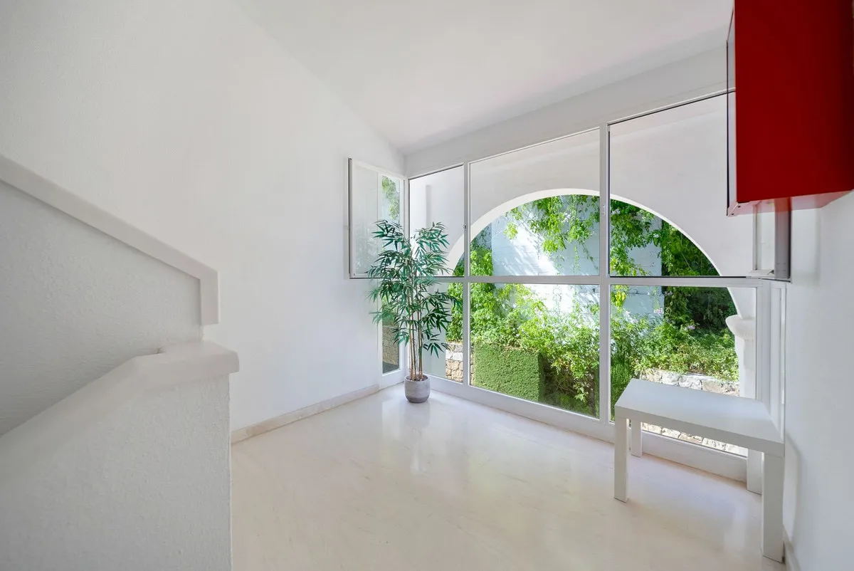 5c5e0a22-8065-48eb-9f6b-afc333fca45f