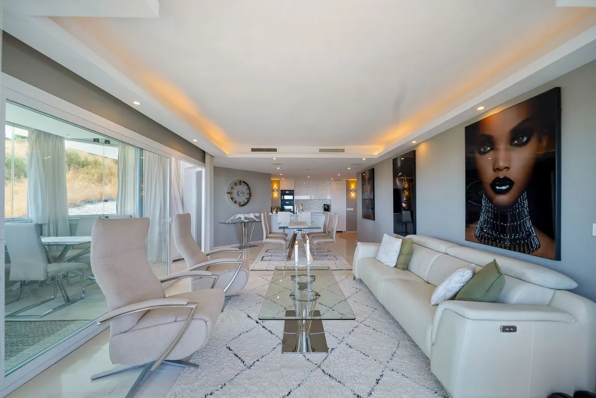 61cf123a-4092-41f2-a3e8-5e828684e0d5