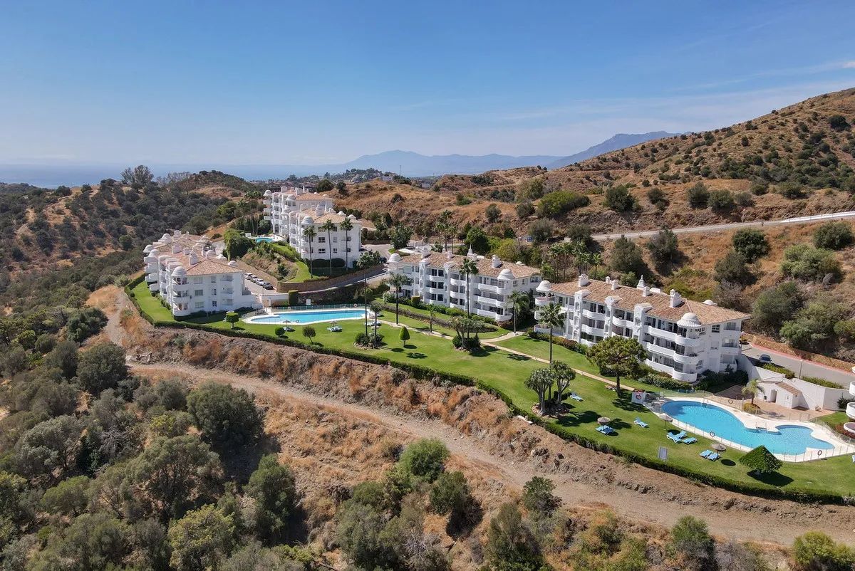 8b695c9f-7a2a-41f6-92a2-b7e841b3ff0d