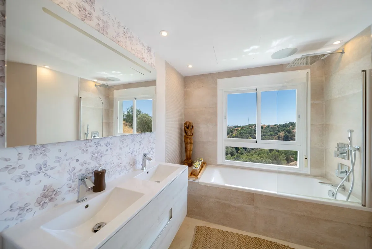 c4fe4059-9ab8-46e6-b2f3-55dbc2087588