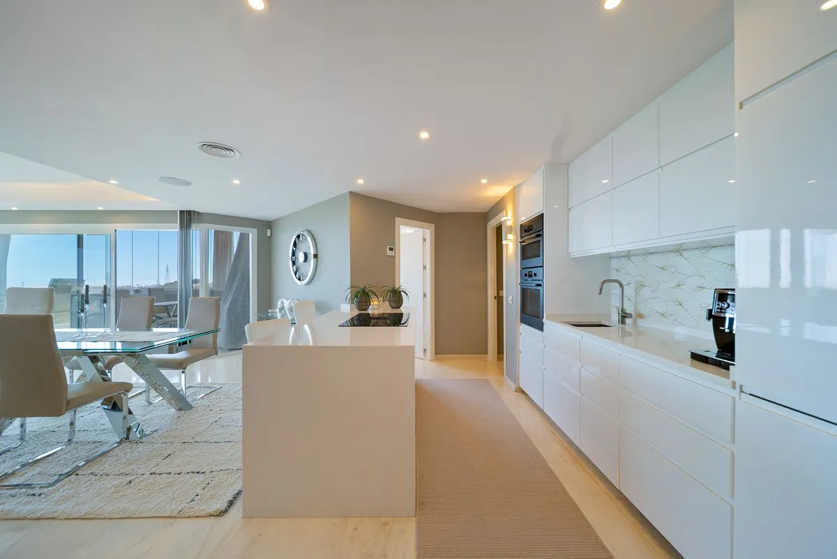 cb8d462a-05e3-4ddf-9585-a072ccbf9570