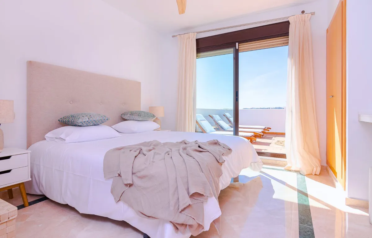 2a80f439-c7f4-4a5c-9d5a-8cedb7184f94