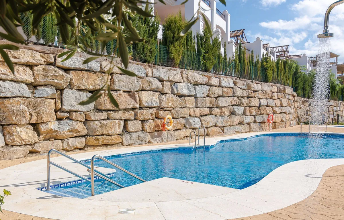 a4ca2305-0e34-4f5c-aeba-9ae16331a86a