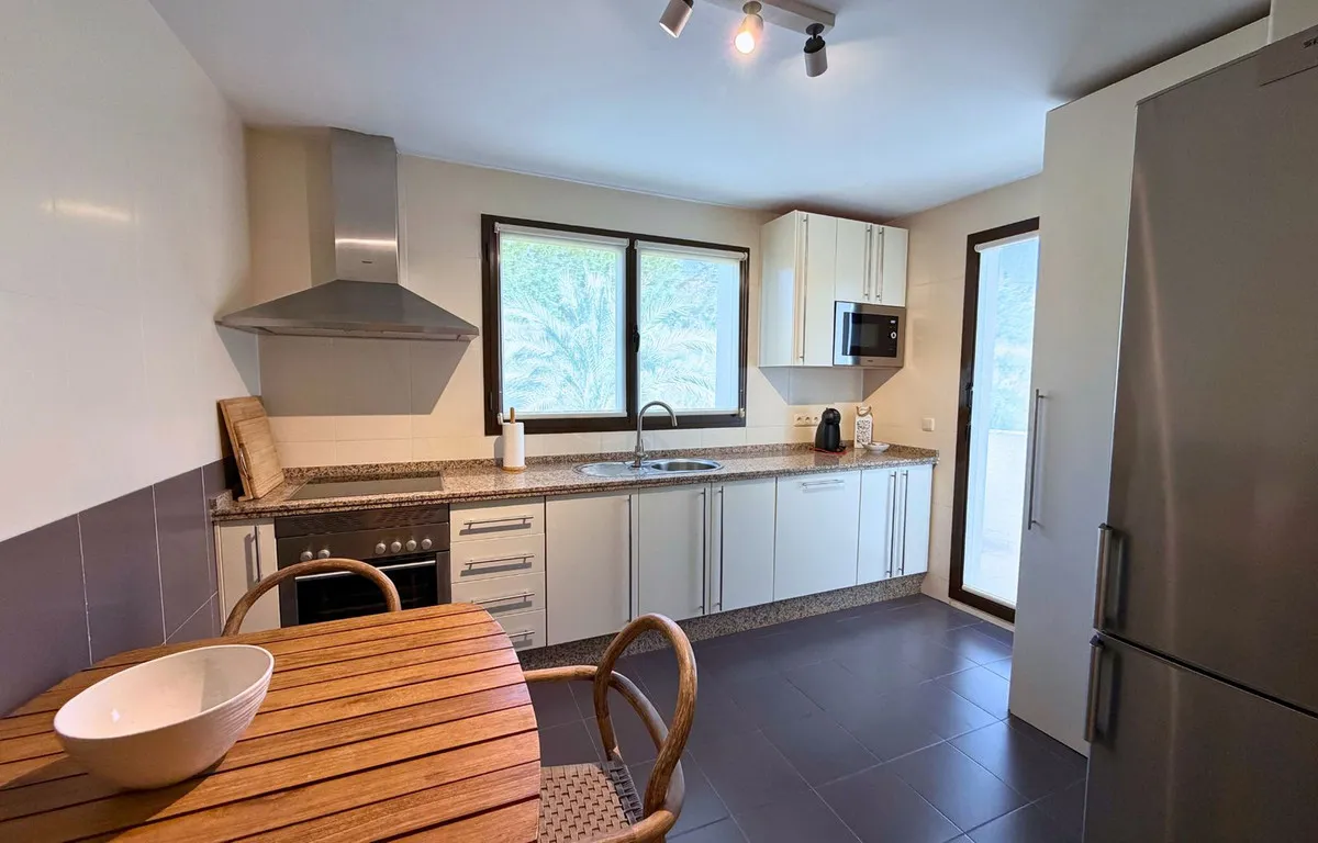 aad3f009-f77d-43ca-abd3-ea7e66b0e2de