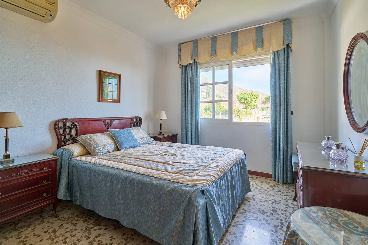 0a1bf2a0-878b-40c4-8d46-4d490a079044