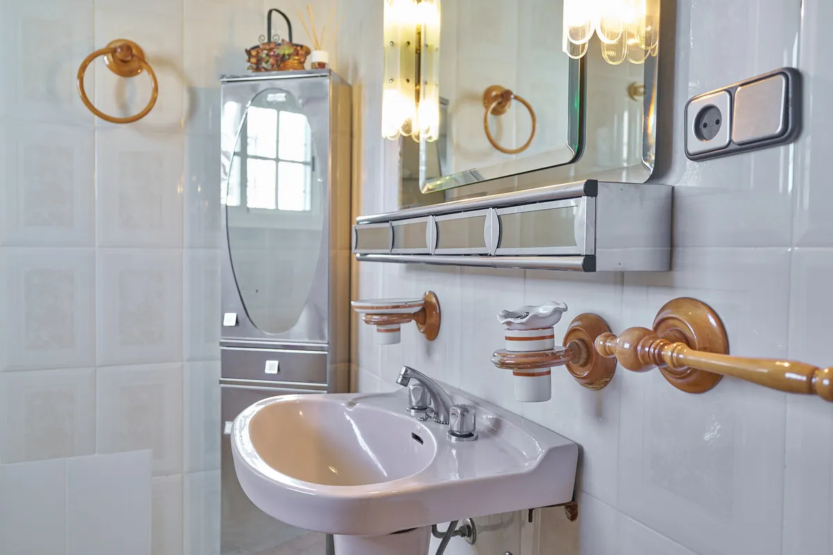 f413f755-775a-471f-a3e7-130edde15076