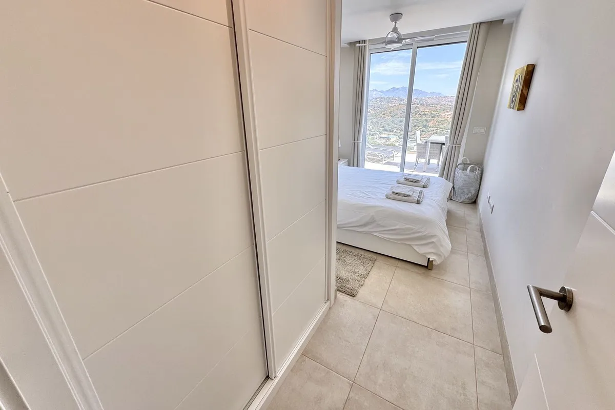 939d5a15-3152-4ddb-ad5b-4a483e5c6a08