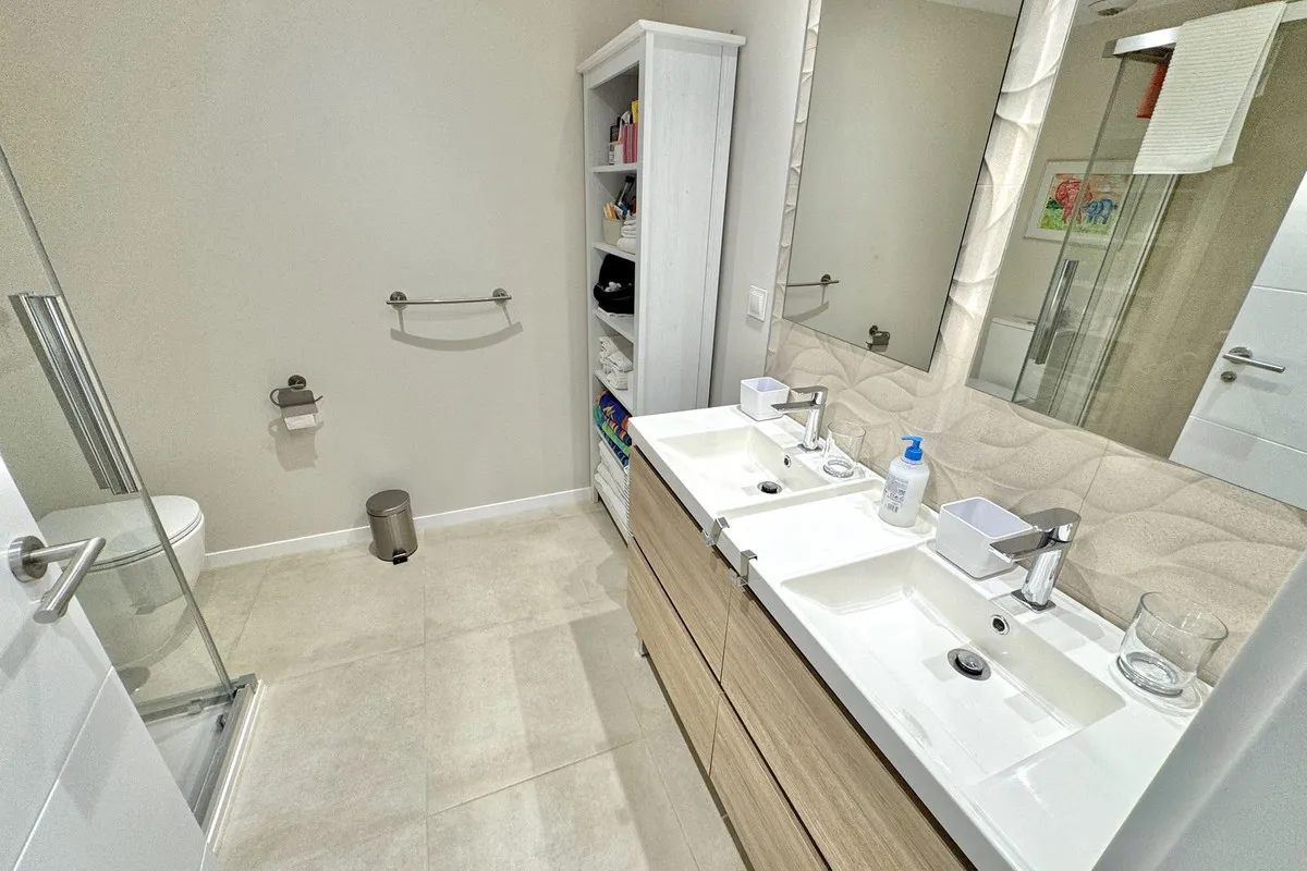 9bfbb309-c2c5-490c-ac5f-a188a4e5e511