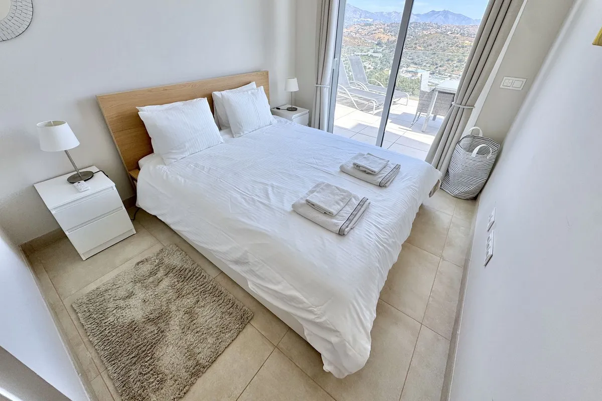 f9be453d-f839-4c77-83c4-ad80c609c521