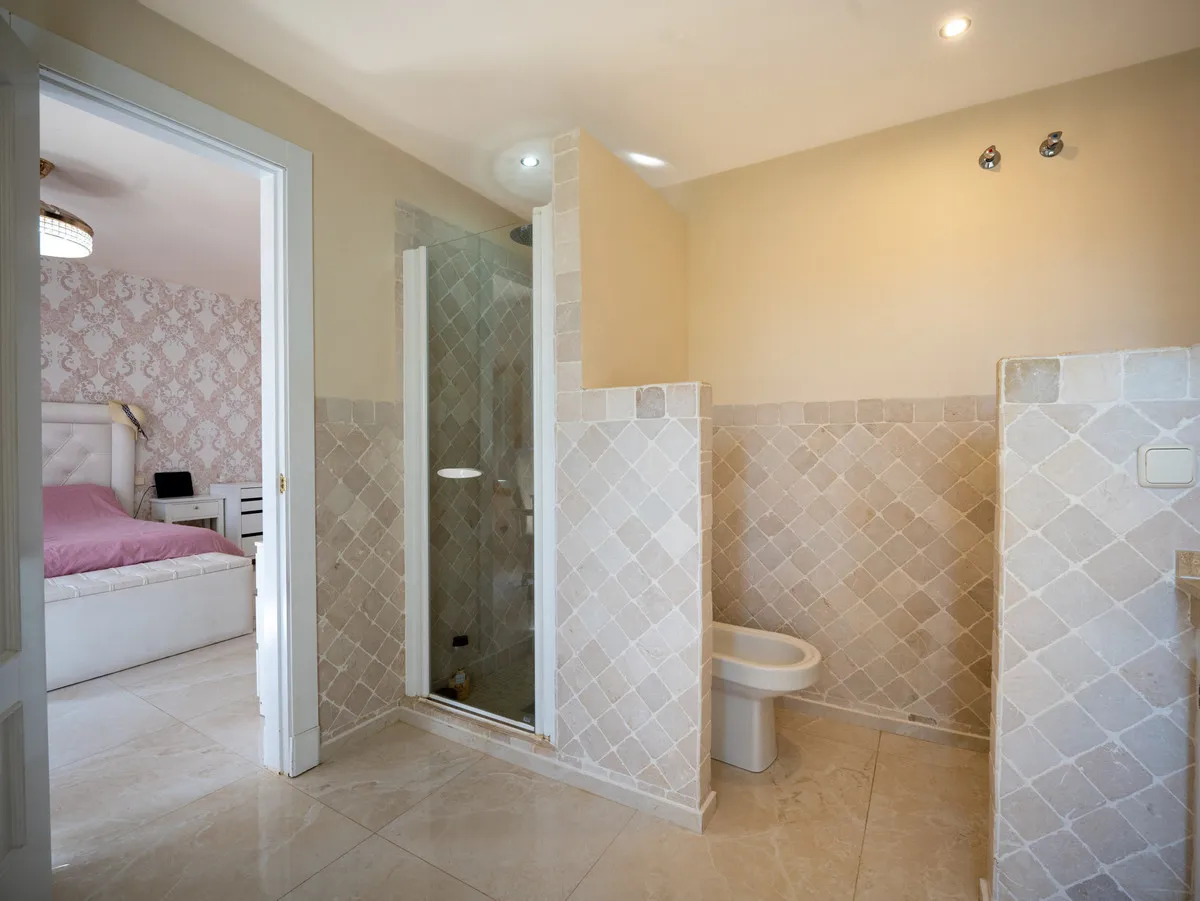 124743b1-934e-4d29-a286-9d7015dd66df