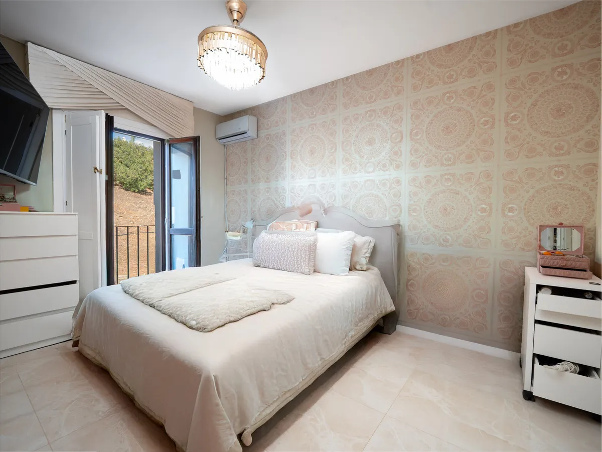 556497ca-fe16-4ccc-a45a-30386463b4e0