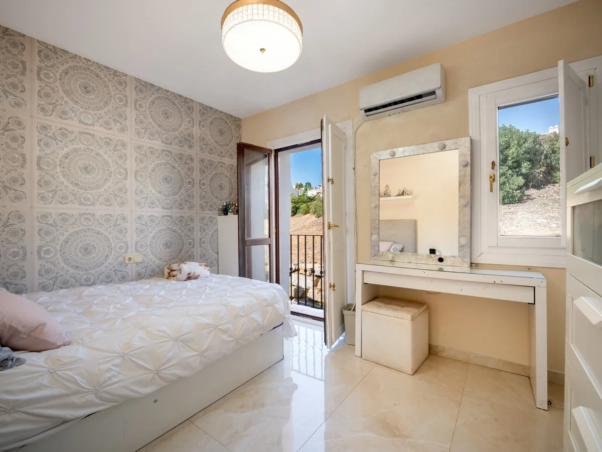 a7ea040a-8698-4c78-a439-973f1ab5bacf