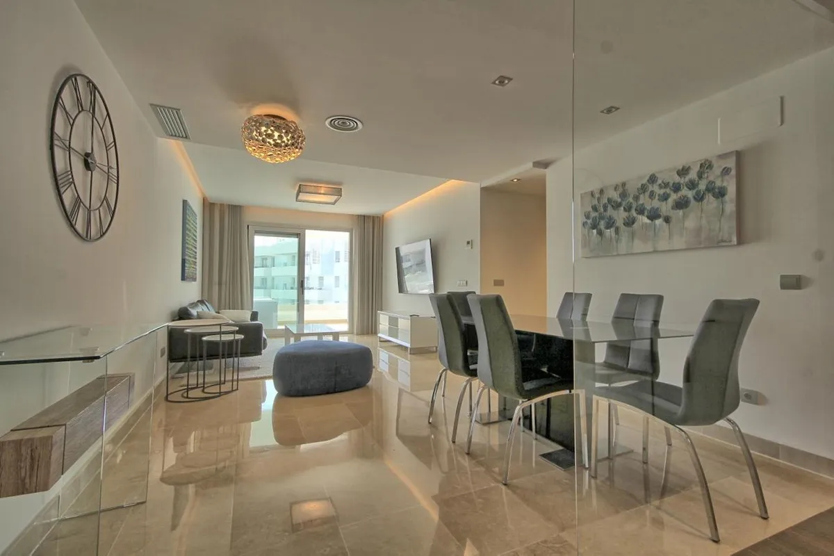 Stylish Beachside Apartment in Acqua Complex, San Pedro