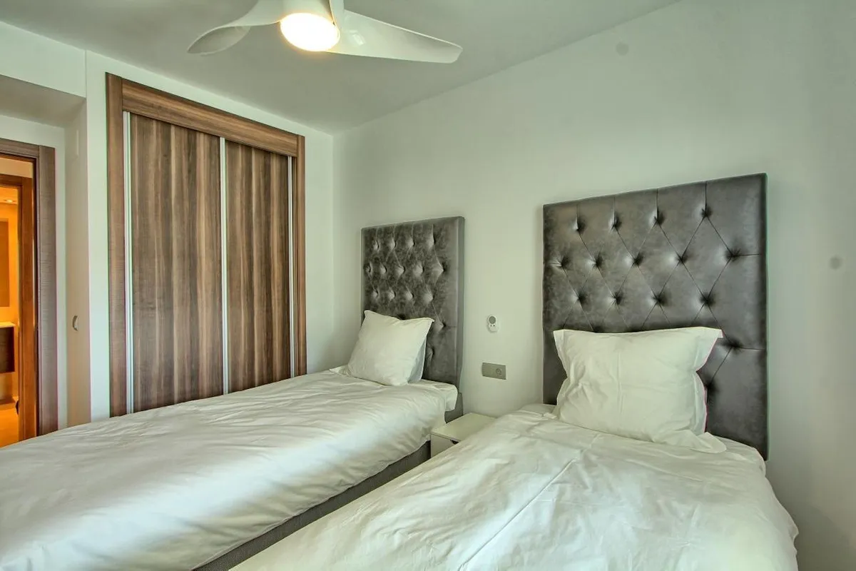 29a6f7a6-b699-45f9-9f90-e89b50287260