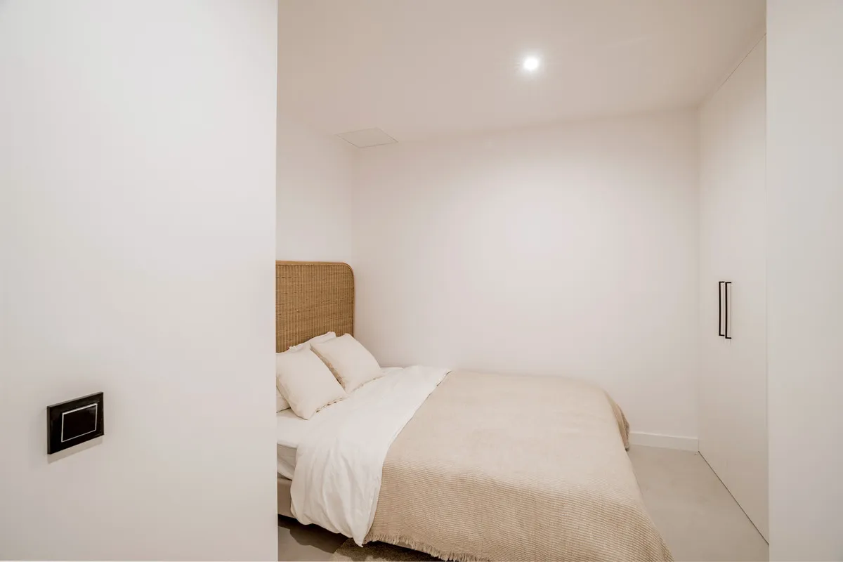 9f3e9596-66bb-4d4d-a261-cefa59b32459