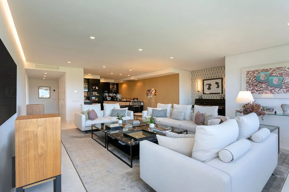 cf93ed8c-0400-4b56-a6b4-3d734a154994